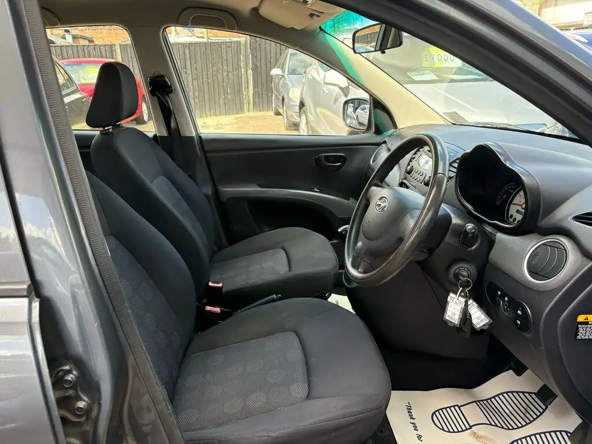2009-hyundai-i10-12-comfort-76bhp-big-14