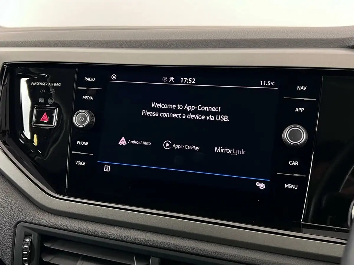 2021-volkswagen-polo-10-tsi-match-big-23