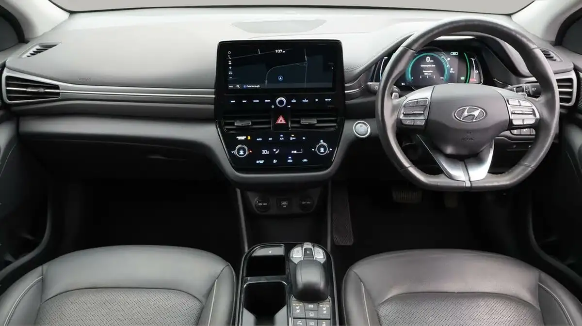 2022-hyundai-ioniq-e-premium-se-electric-big-13