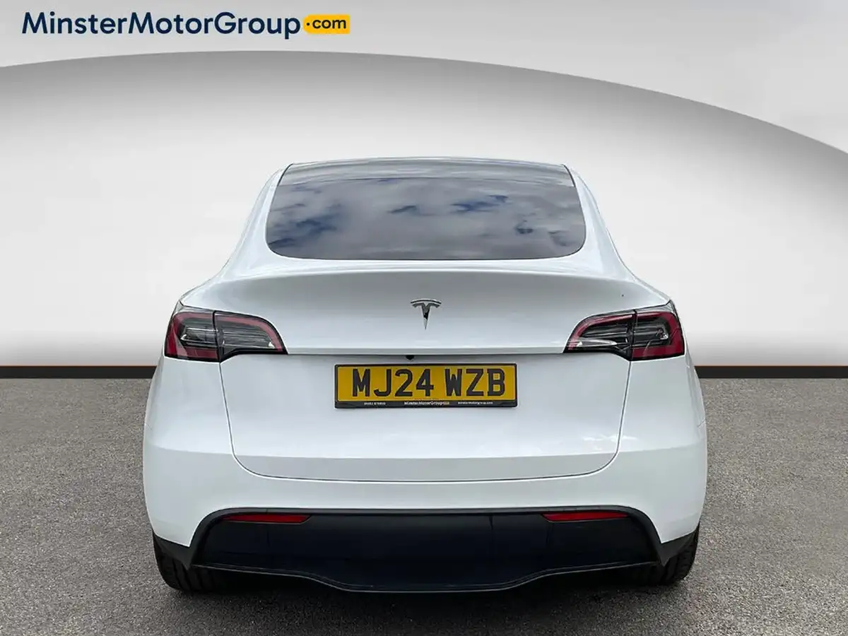 2024-tesla-model-y-e-rwd-big-2