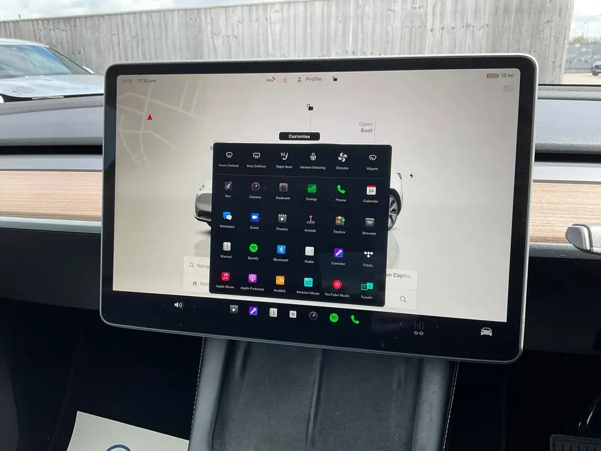 2024-tesla-model-y-e-rwd-big-30