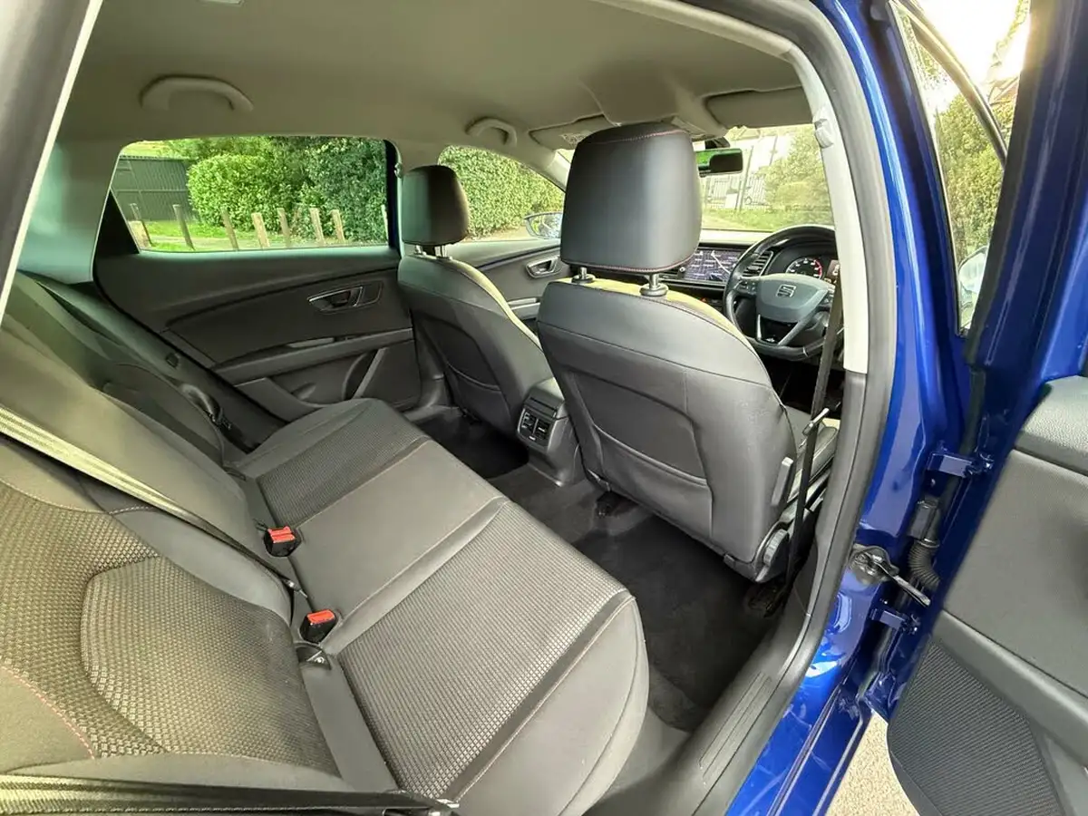 2017-seat-leon-14-ecotsi-fr-technology-hatchback-5d-dsg-big-31