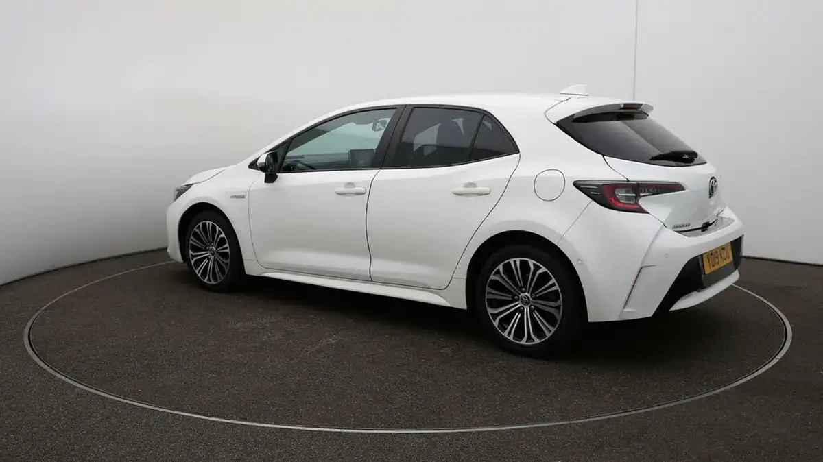 2019-toyota-corolla-18-vvt-i-design-trk-hatchback-5d-big-27