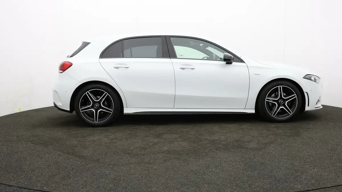 2022-mercedes-benz-a-class-13-a180-amg-line-executive-edition-hatchback-5d-7g-dct-big-32