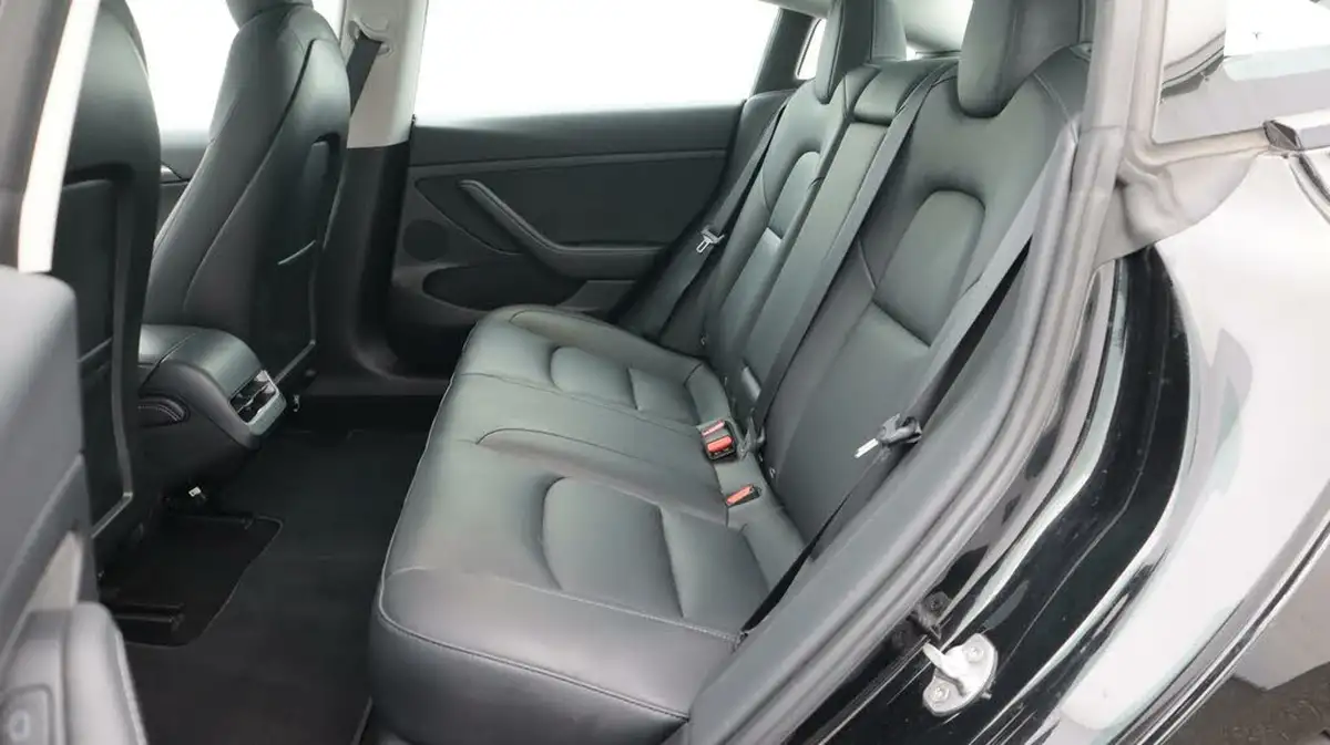 2021-tesla-model-3-e-long-range-4x4-big-16
