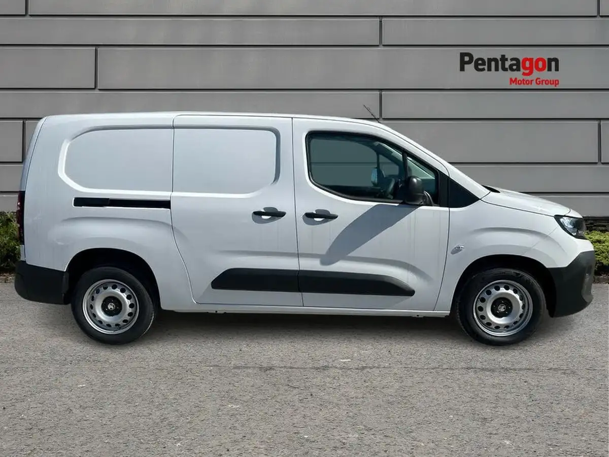 2025-vauxhall-combo-15cdti-prime-xl-100pseu6d-crew-big-10