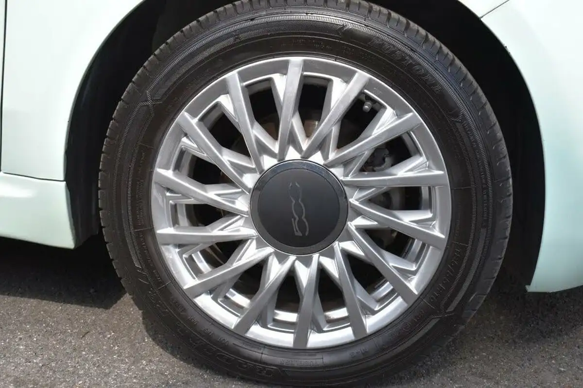 2016-fiat-500-12-lounge-big-32