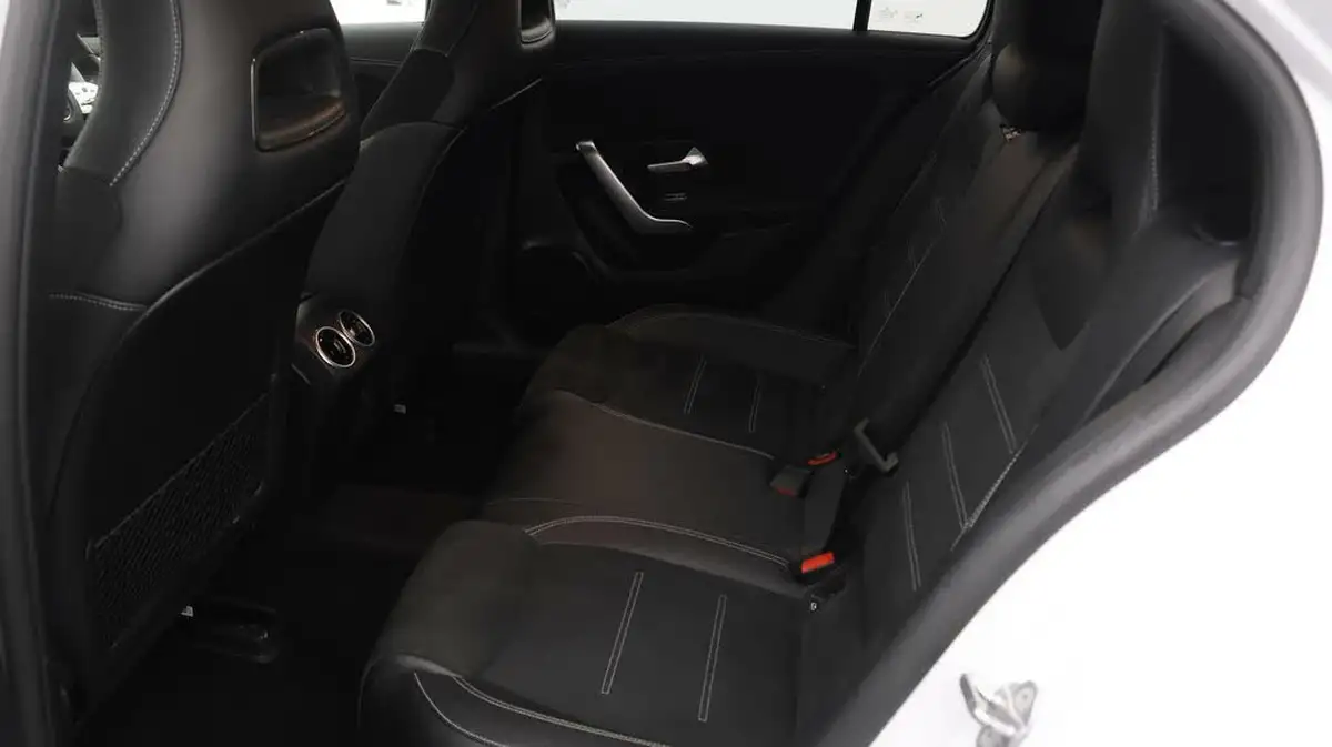 2022-mercedes-benz-a-class-13-a180-amg-line-executive-edition-hatchback-5d-7g-dct-big-15