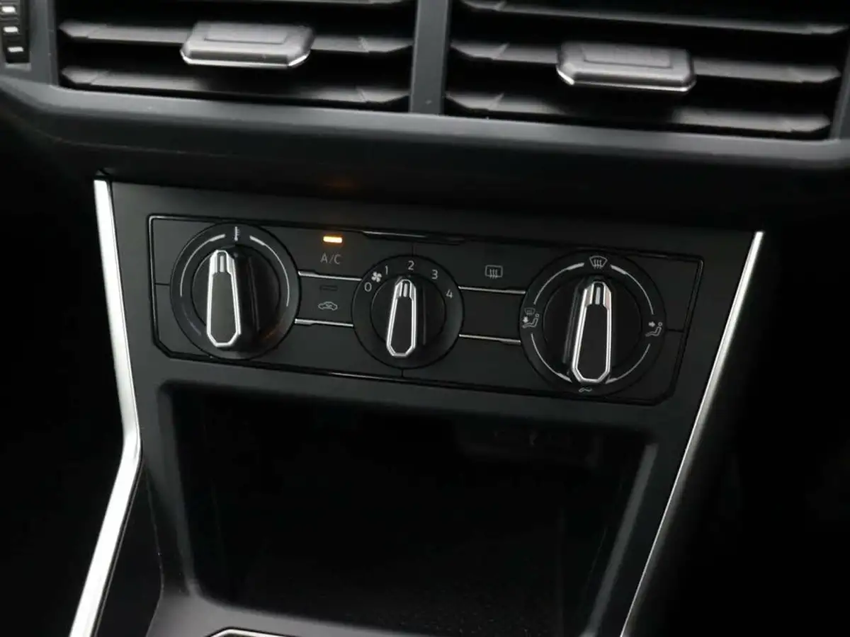 2022-volkswagen-polo-10-life-big-20