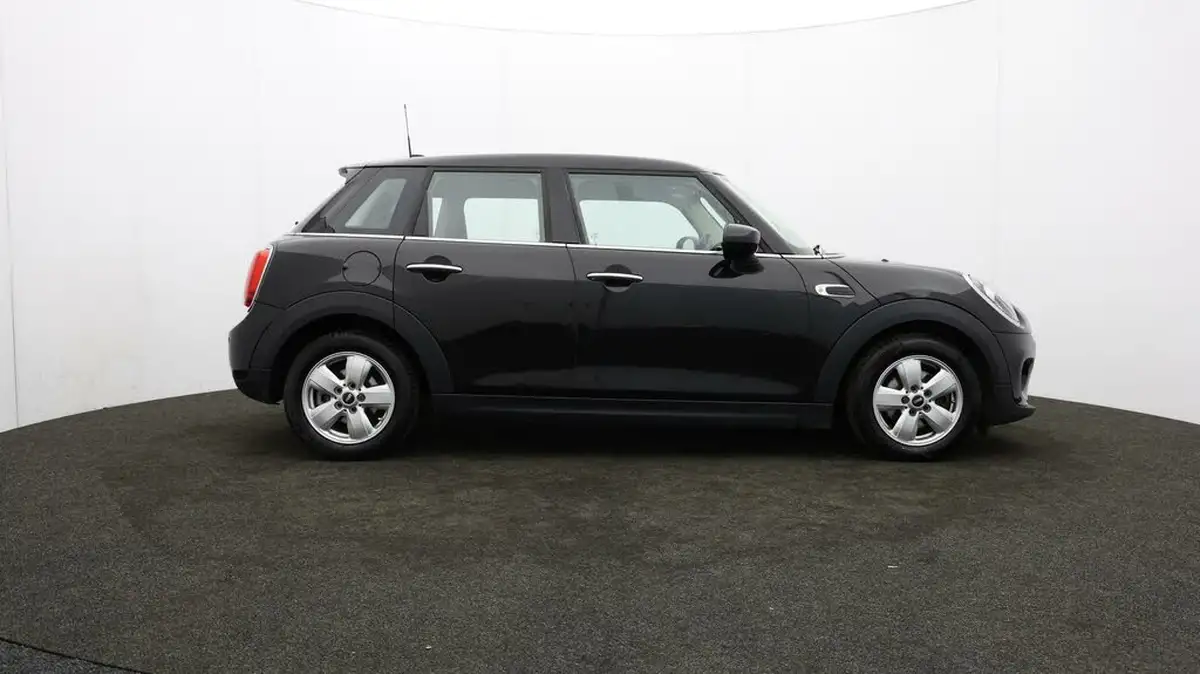 2020-mini-countryman-15-cooper-classic-big-30
