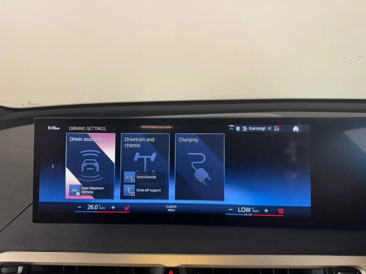 2022-bmw-ix-e-xdrive-50-m-sport-big-59