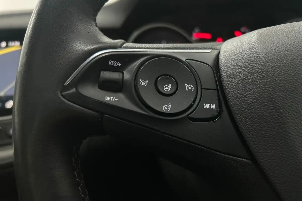 2019-vauxhall-grandland-x-12-elite-nav-big-7