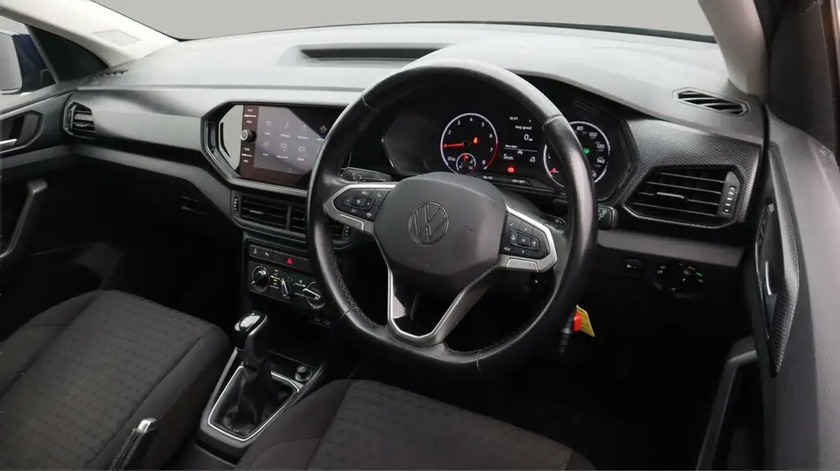 2021-volkswagen-t-cross-big-9