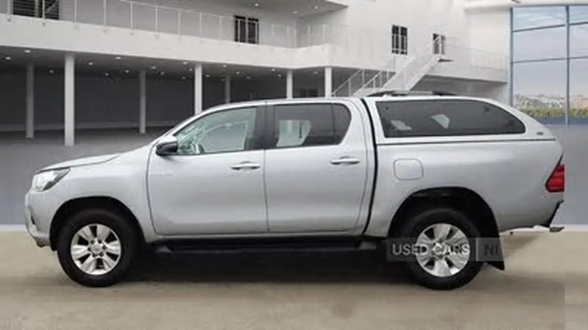 2020-toyota-hi-lux-24d-4d-icon-35t-big-5
