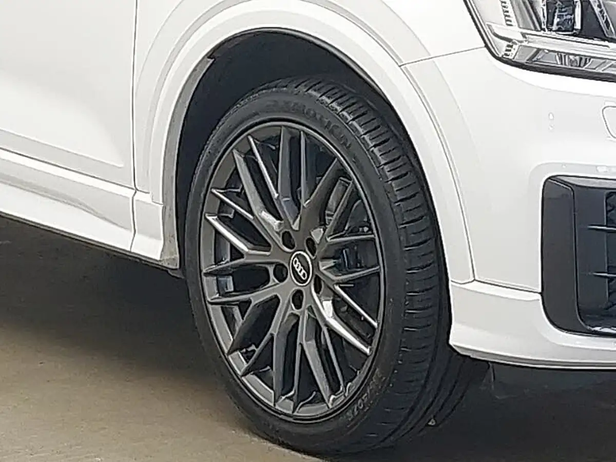 2019-audi-q2-10-30-tfsi-black-edition-big-8