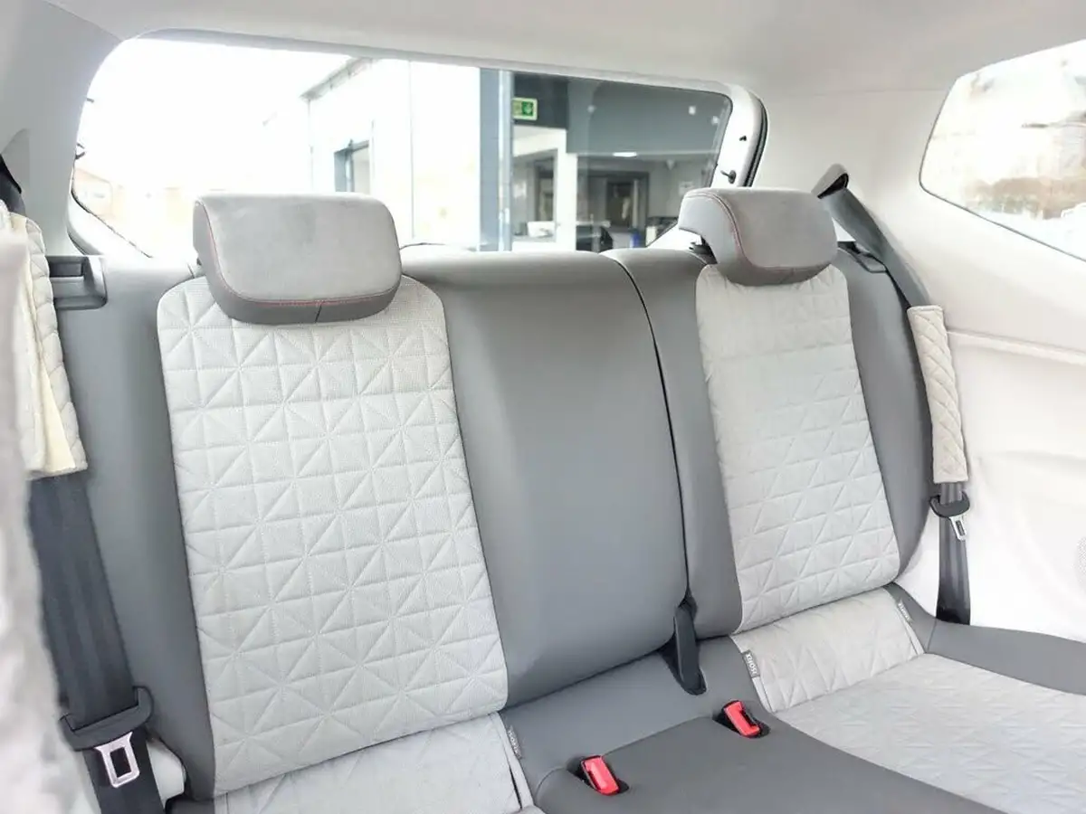 2018-volkswagen-up-10-up-beats-60ps-ss-3d-big-9