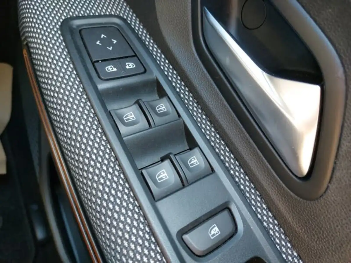 2021-dacia-sandero-stepway-10-tce-prestige-90bhp-auto-big-11