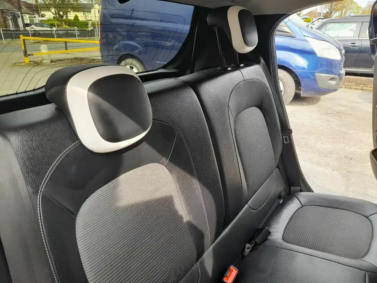 2016-renault-twingo-10-sce-iconic-big-13