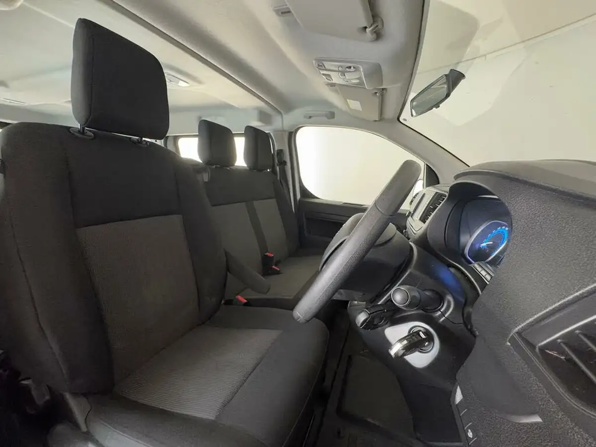 2023-citroen-spacetourer-e-business-edition-m-big-19