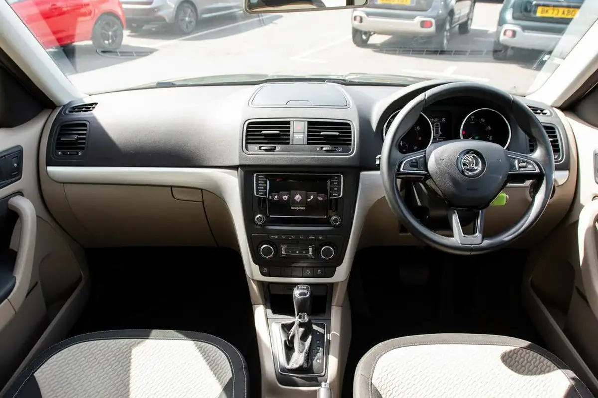 2016-skoda-yeti-outdoor-12-tsi-se-dsg-big-3