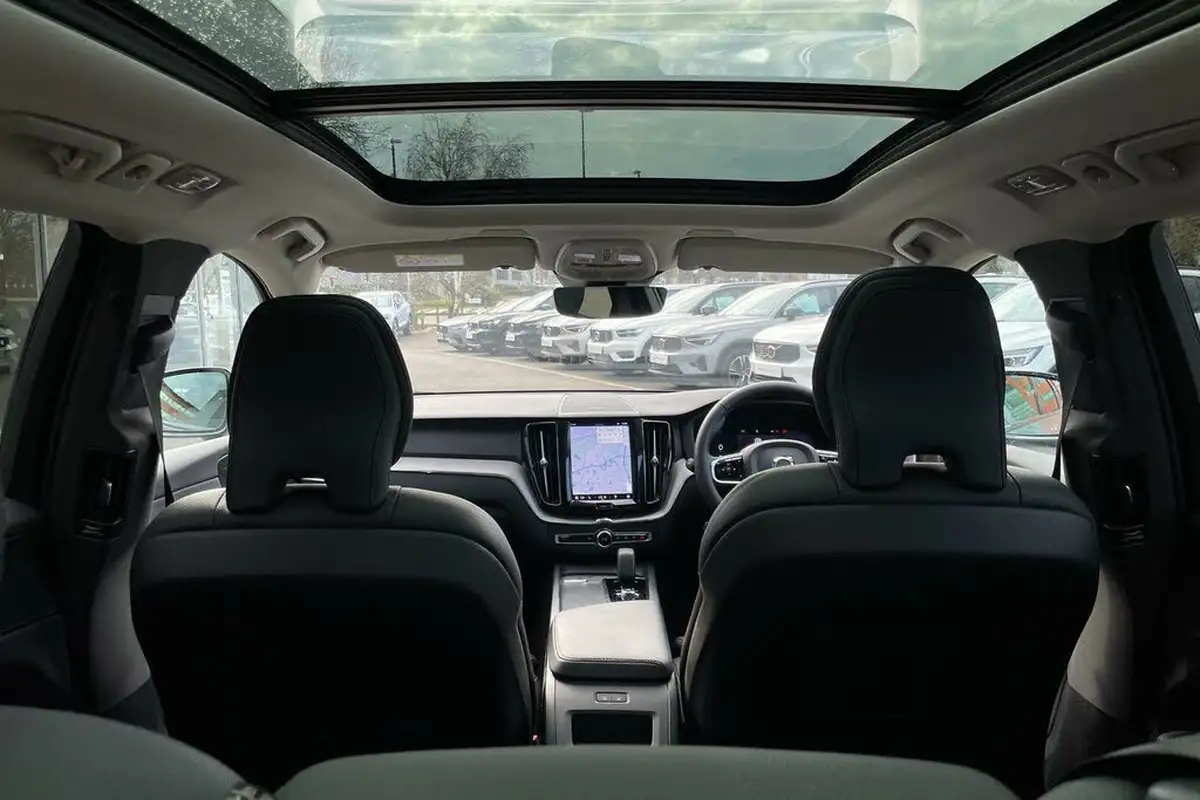2024-volvo-xc60-20-b5-plus-big-20