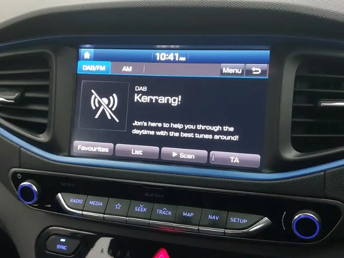 2019-hyundai-ioniq-16-gdi-premium-plug-in-hybrid-big-12