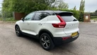 2020-volvo-xc40-15-t3-r-design-small-18