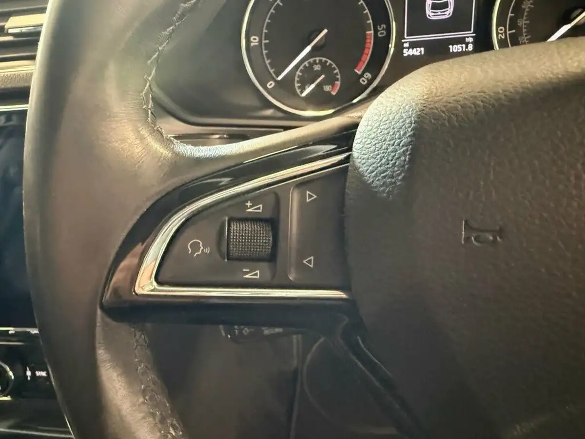 2018-skoda-superb-20tdi-scr-se-l-executive-150ps-estate-dsg-big-35