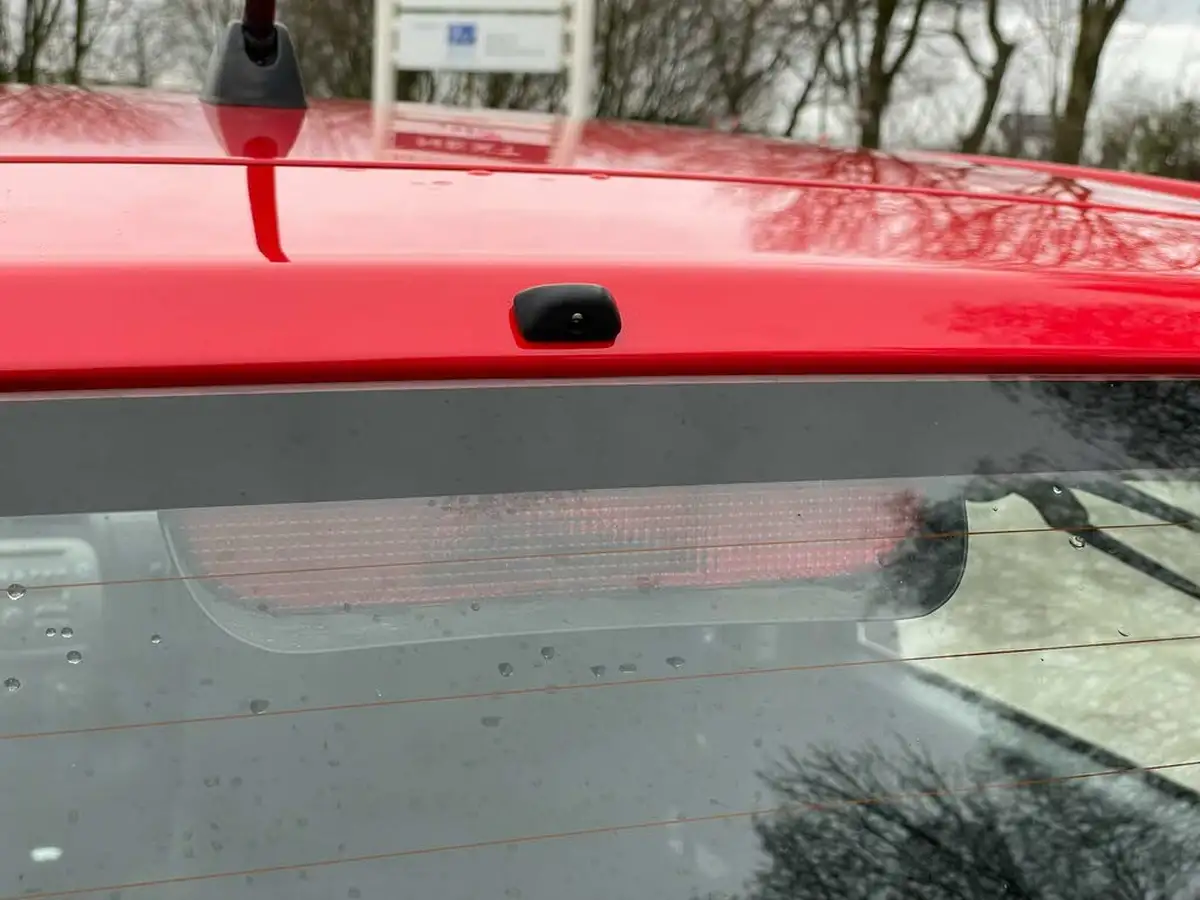 2008-daihatsu-sirion-13-se-big-15