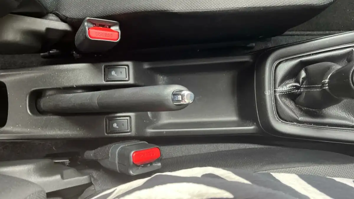 2024-suzuki-swift-12-motion-big-34