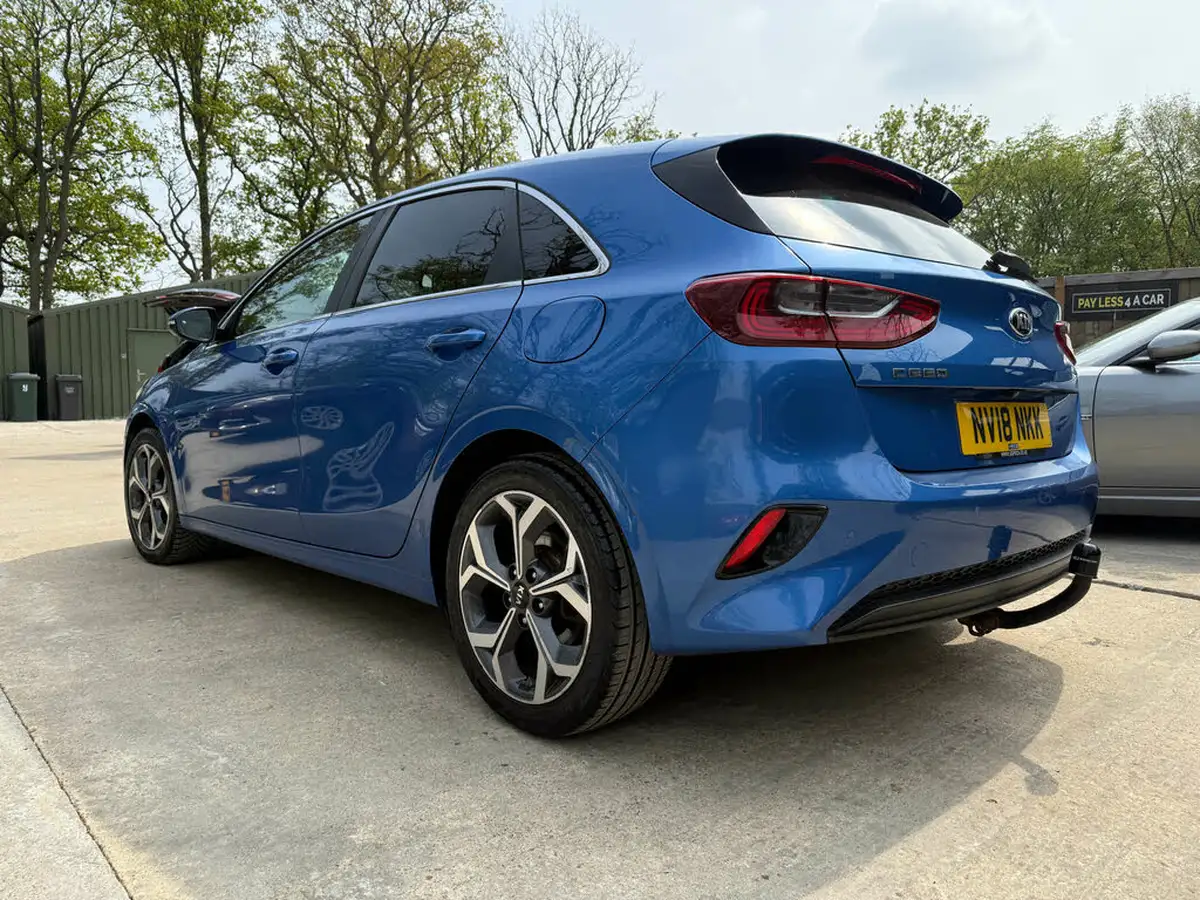 2018-kia-ceed-14-t-gdi-first-edition-hatchback-big-6