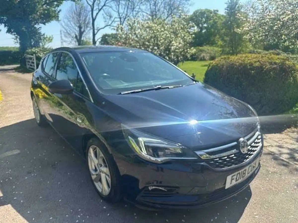 2018-vauxhall-astra-14i-sri-hatchback-big-3