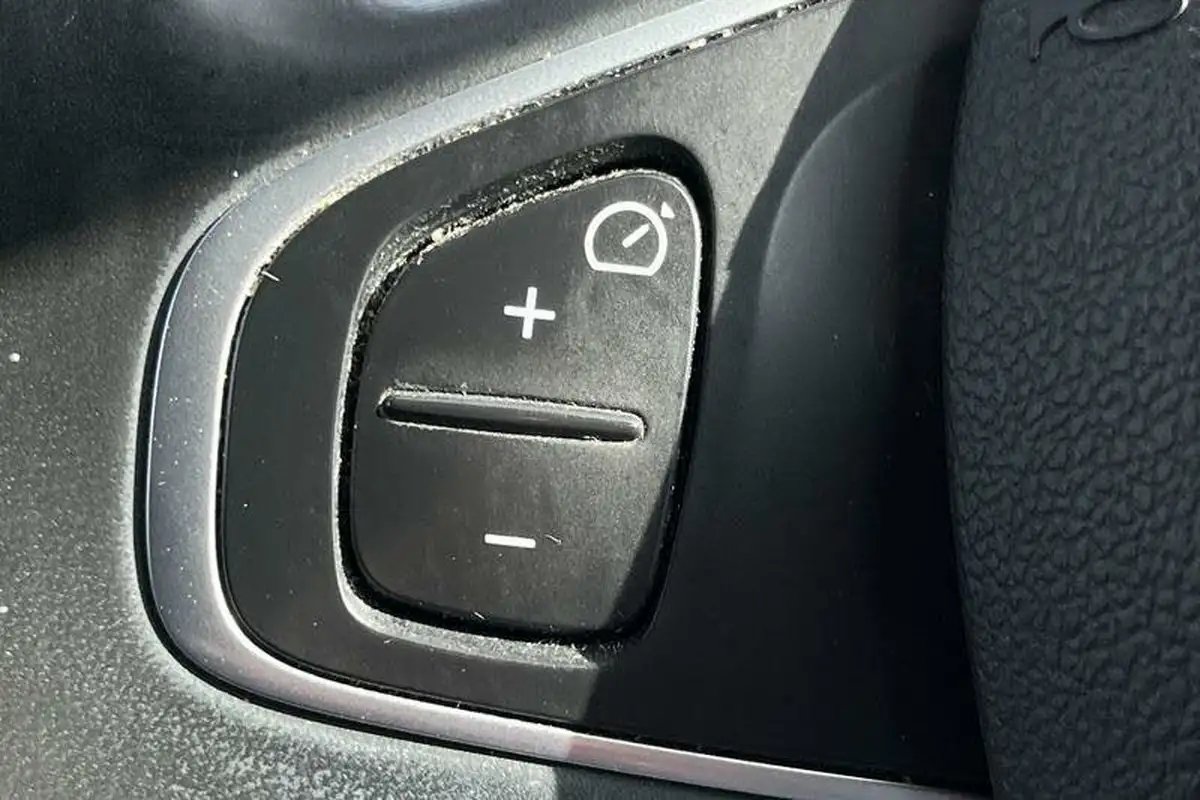 2018-renault-captur-09-tce-gt-line-big-24