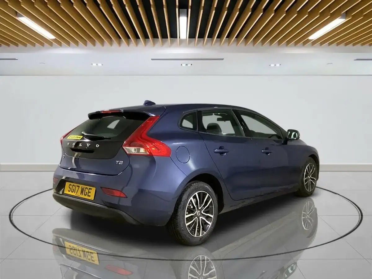 2017-volvo-v40-20-t2-momentum-nav-plus-big-7
