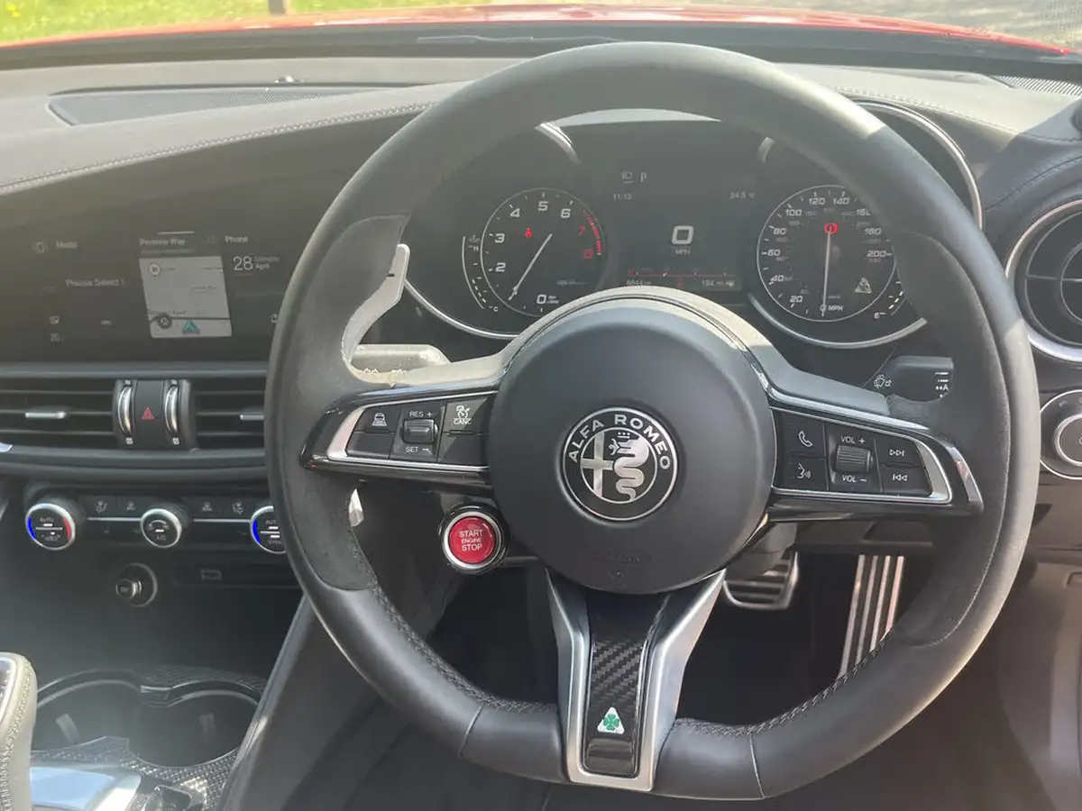 2022-alfa-romeo-giulia-29-biturbo-quadrifoglio-big-33