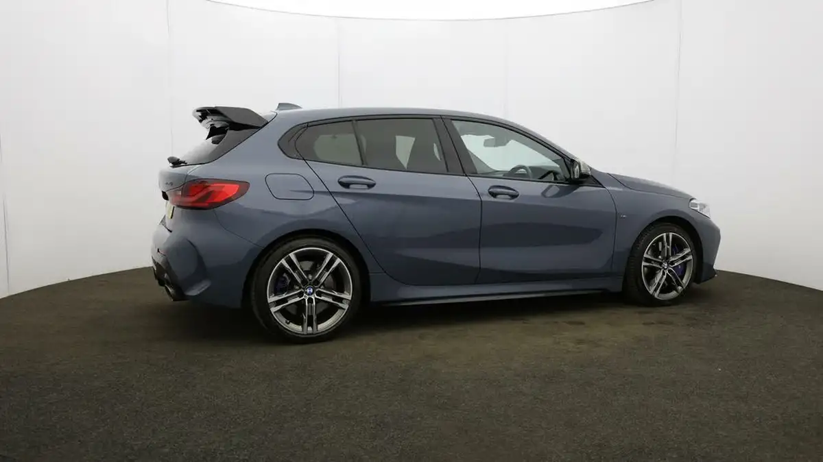 2022-bmw-1-series-20-m135i-xdrive-big-47