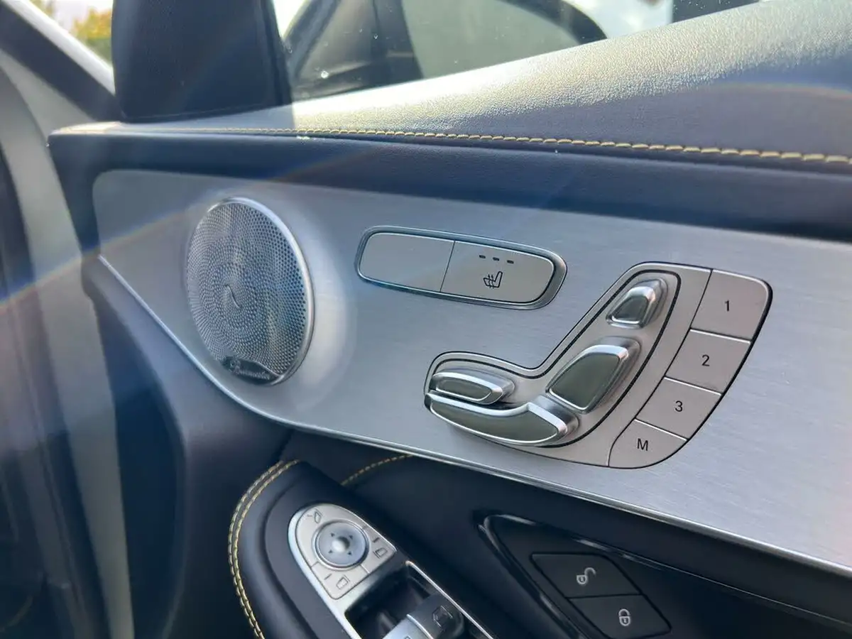 2018-mercedes-benz-glc-class-40-glc-amg-63-s-edition-1-510ps-station-wagon-5d-big-37