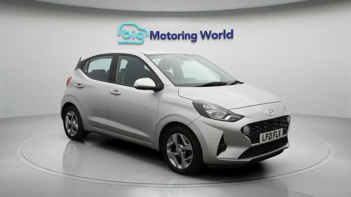 2021-hyundai-i10-10-se-connect-big-1