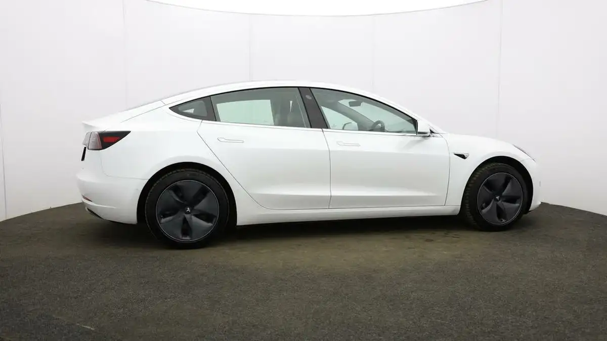 2020-tesla-model-3-e-standard-plus-big-44