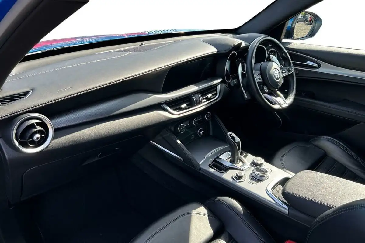 2020-alfa-romeo-stelvio-20-veloce-big-5