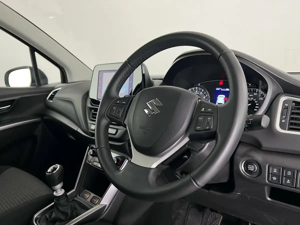 2023-suzuki-s-cross-14-boosterjet-motion-big-13