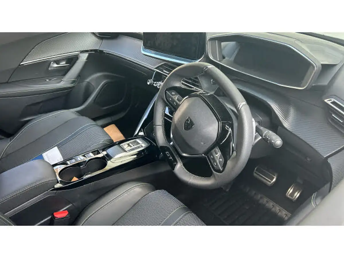 2024-peugeot-2008-suv-12-puretech-gt-130ps-eat8-big-10