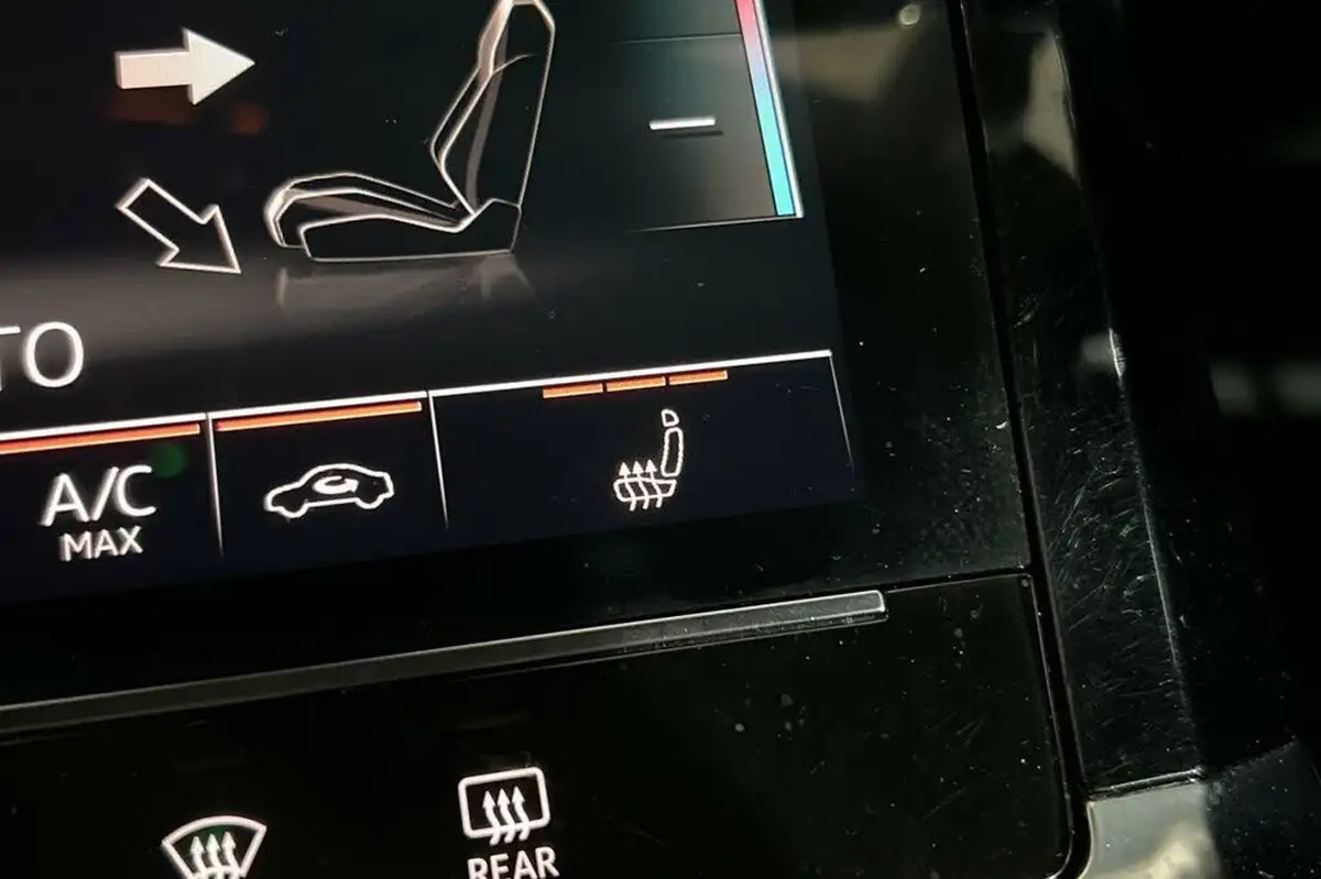 2021-audi-e-tron-55e-black-edition-station-wagon-big-17
