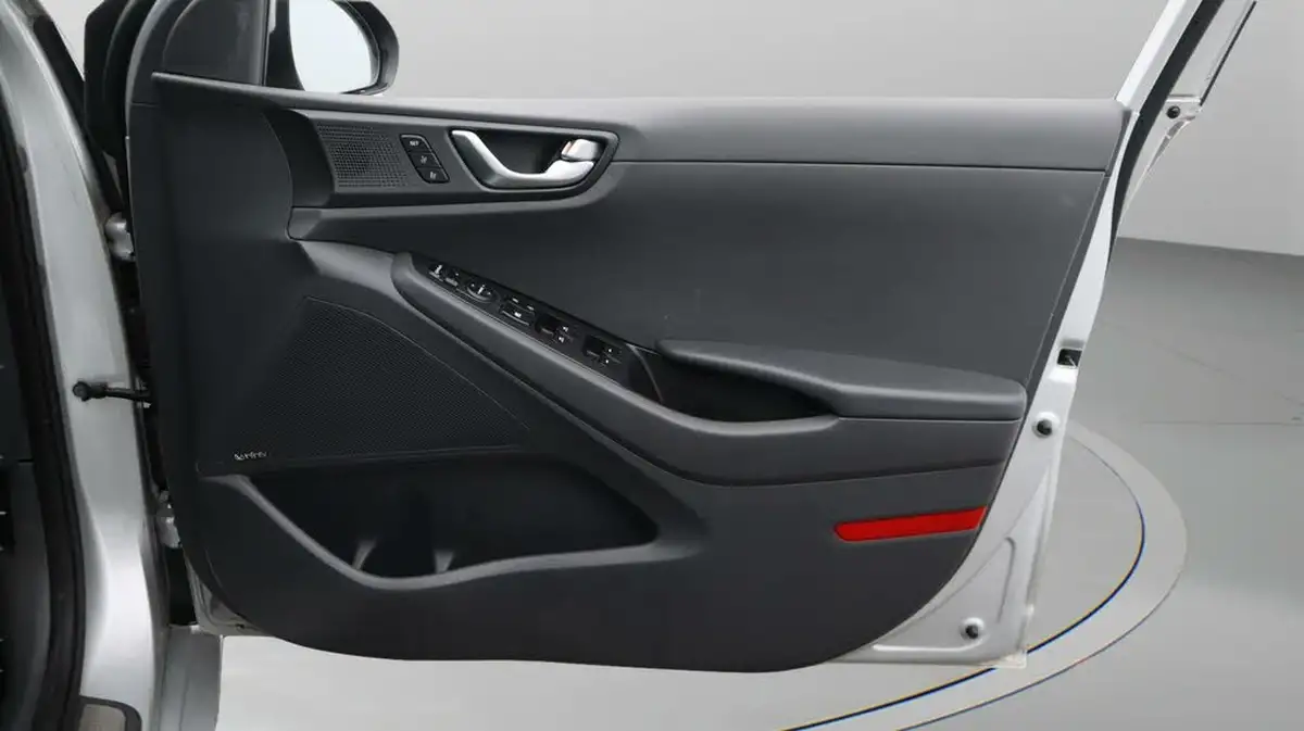 2018-hyundai-ioniq-16-gdi-premium-se-hybrid-big-15