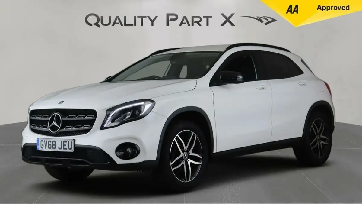 2018-mercedes-benz-gla-class-16-gla-180-urban-edition-ss-big-2