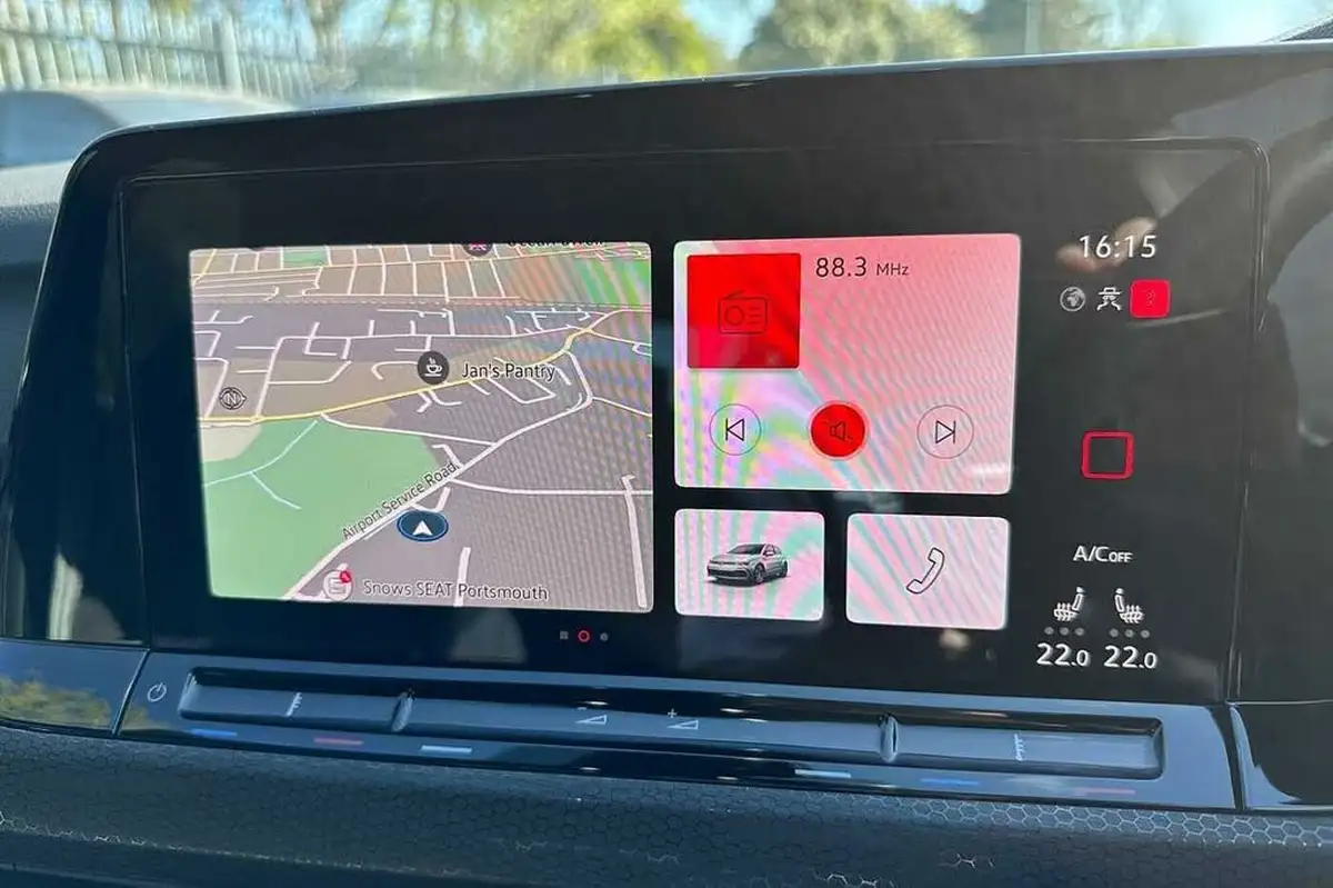 2021-volkswagen-golf-20-tsi-gti-big-11