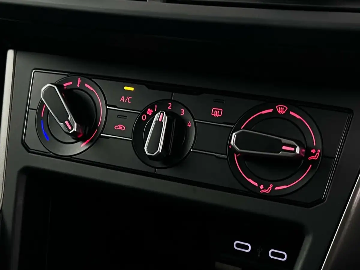 2021-volkswagen-polo-10-tsi-match-dsg-big-33
