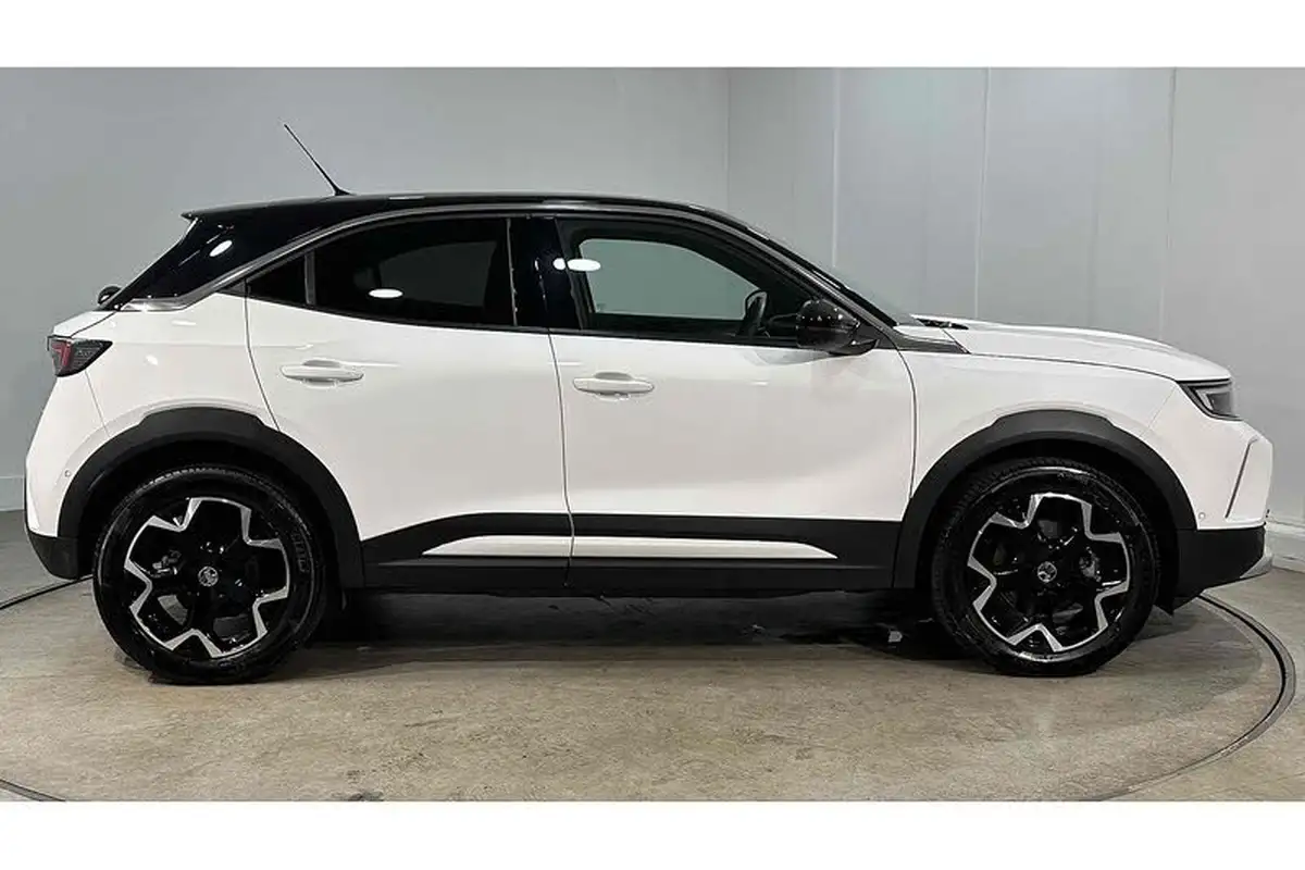 2023-vauxhall-mokka-e-ultimate-big-3