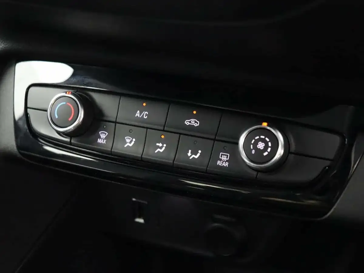 2020-vauxhall-corsa-12i-se-big-15