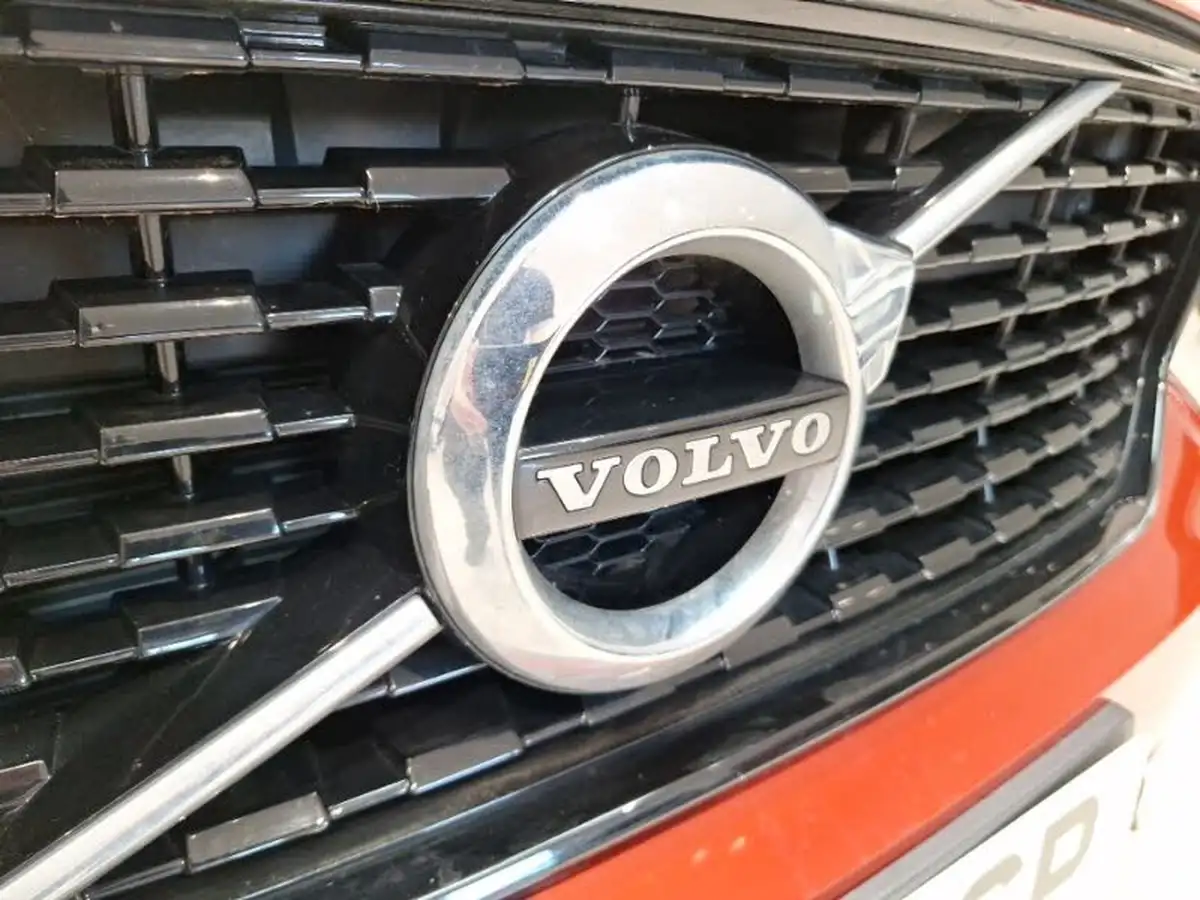 2022-volvo-xc40-15-t3-r-design-auto-big-18